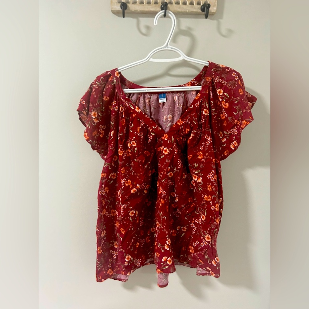 Flutter sleeve flowy top